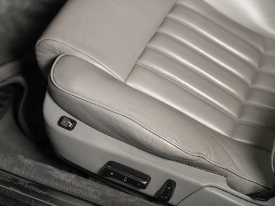 Immagine 27/48 di Alfa Romeo 166 3.0 V6 24V (1999)
