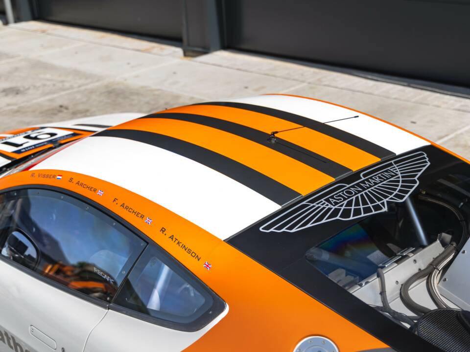Bild 27/50 von Aston Martin V8 Vantage (2010)