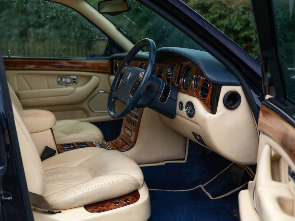 Image 22/45 of Rolls-Royce Silver Seraph (2000)