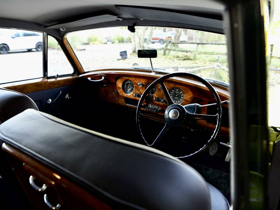 Image 31/38 of Rolls-Royce Silver Cloud I (1959)