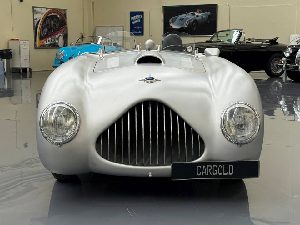 Image 15/24 of Veritas RS (1948)