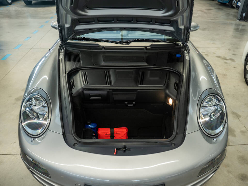 Image 40/82 of Porsche 911 Carrera 4S (WLS) (2006)