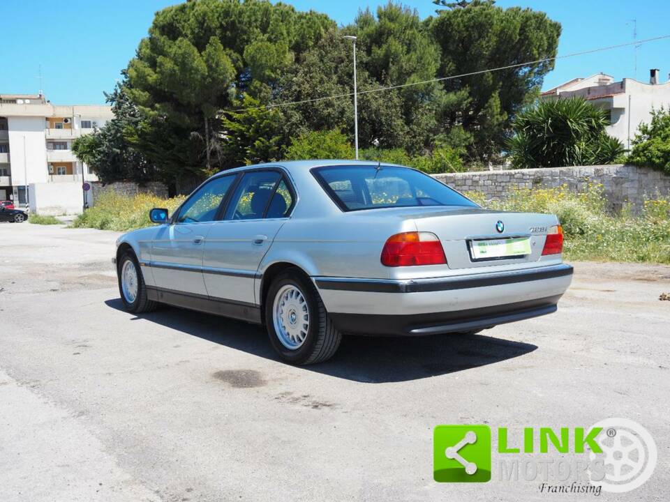 Imagen 8/10 de BMW 728i (1999)