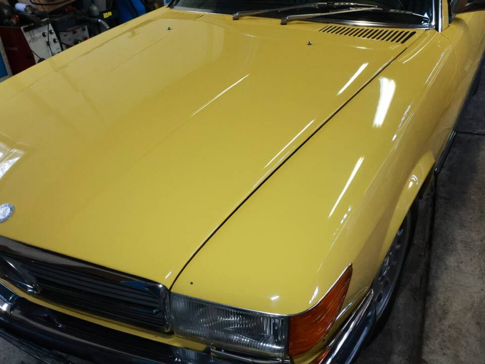 Image 19/50 of Mercedes-Benz 500 SL (1983)