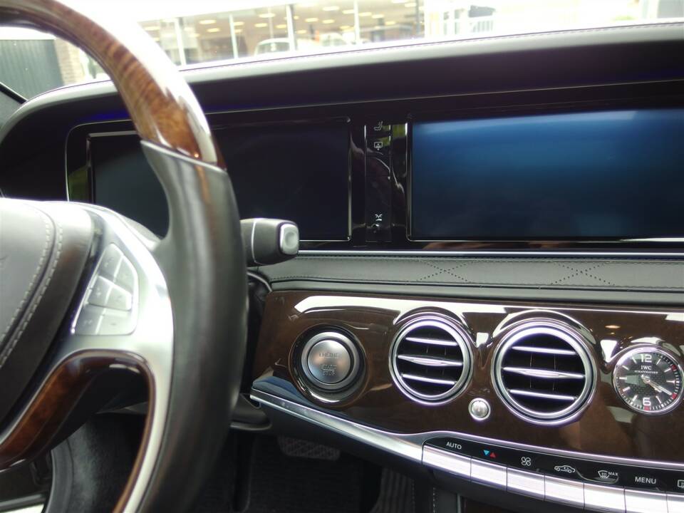 Bild 18/99 von Mercedes-Benz Maybach S 500 (2015)
