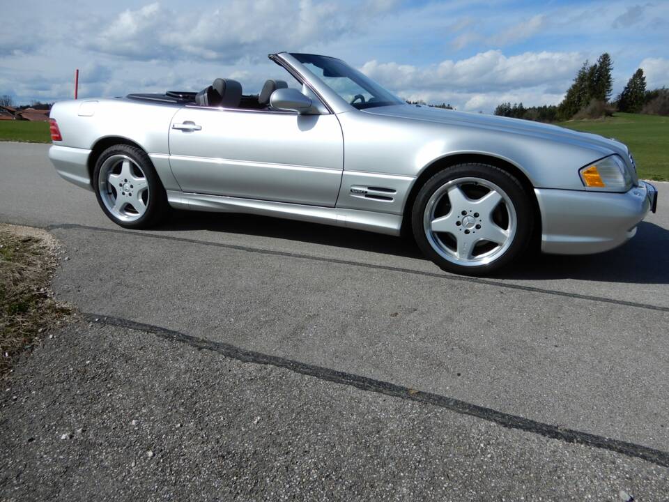 Image 2/25 of Mercedes-Benz SL 500 (2000)