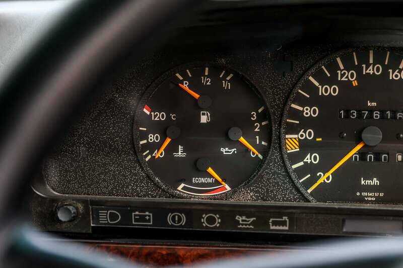 Image 22/50 of Mercedes-Benz 560 SEC 6.0 AMG (1989)