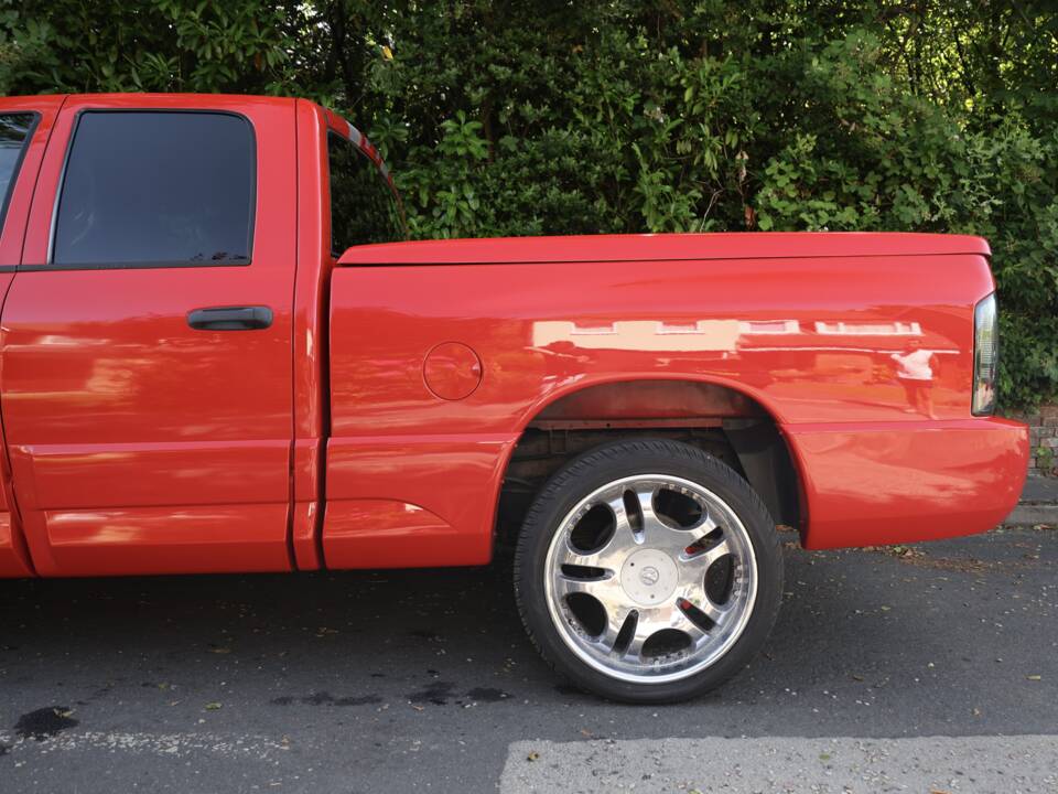 Immagine 44/50 di Dodge Ram SRT 10 (2005)