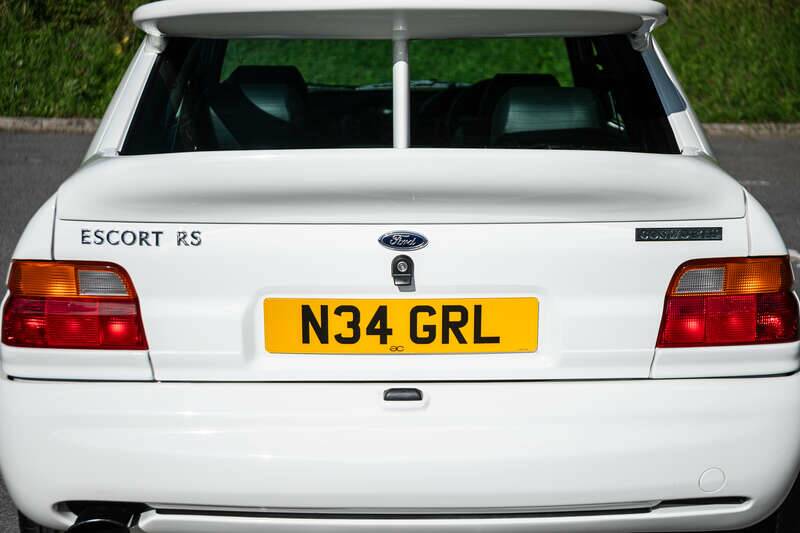 Image 22/41 of Ford Escort RS Cosworth (1995)
