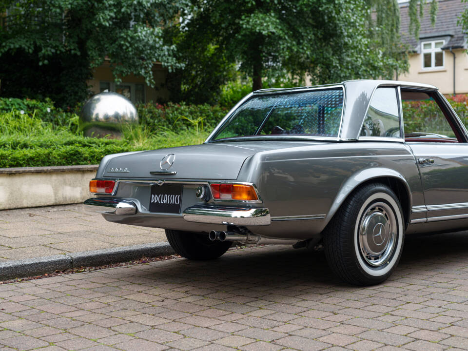 Image 11/21 of Mercedes-Benz 280 SL (1970)