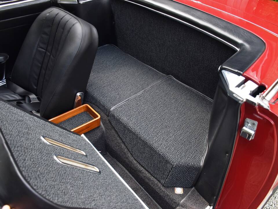 Image 28/45 of Mercedes-Benz 230 SL (1964)