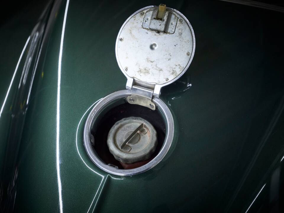 Image 52/78 of Chevrolet Corvette Stingray 427 (1967)
