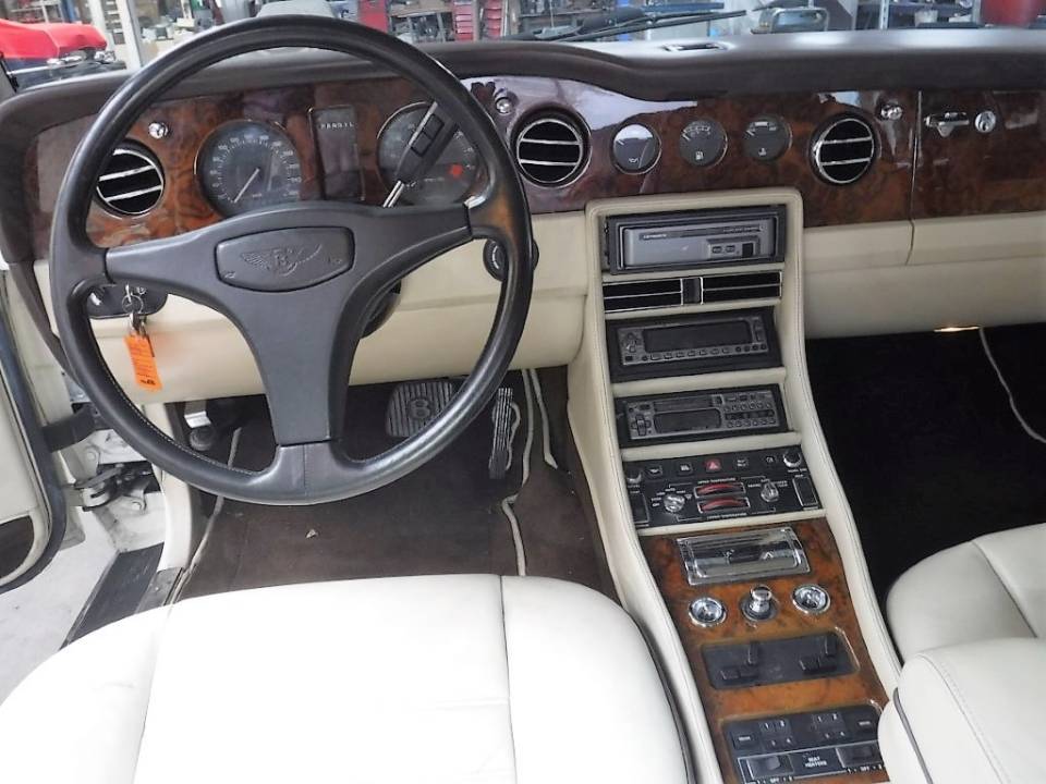 Image 27/50 of Bentley Turbo R (1990)