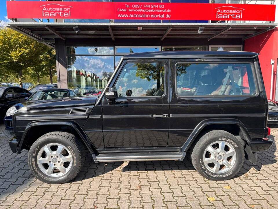 Image 1/18 of Mercedes-Benz G 350 Bluetec (SWB) (2011)