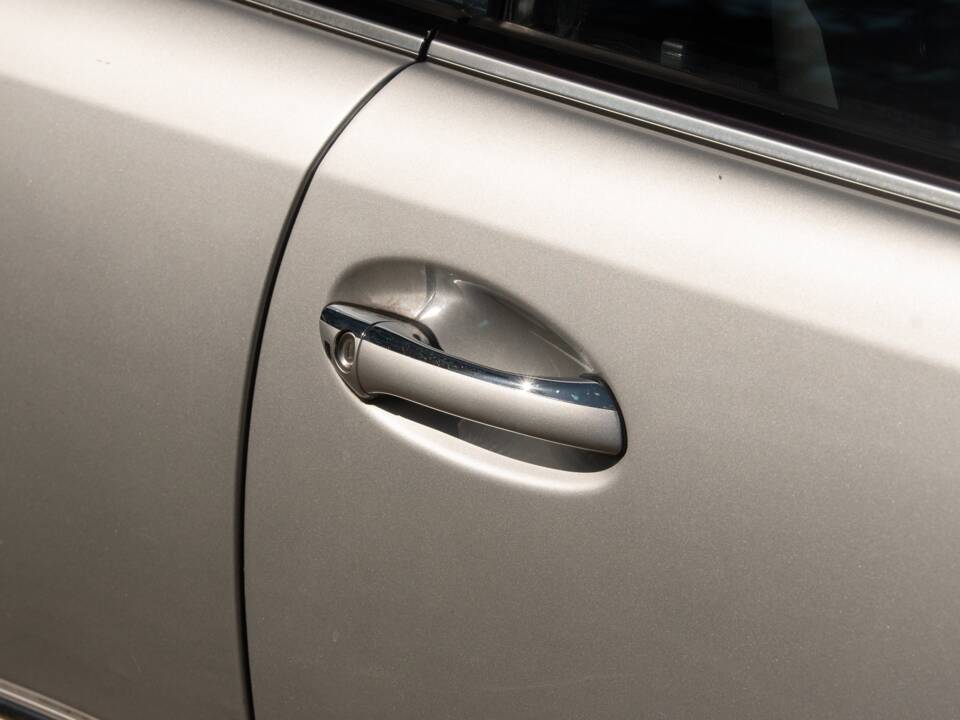 Image 27/50 of Mercedes-Benz CL 500 (2002)