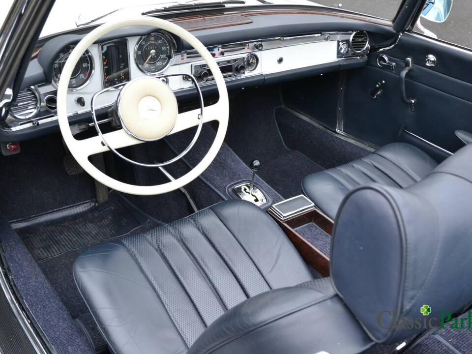 Image 42/50 of Mercedes-Benz 250 SL (1966)