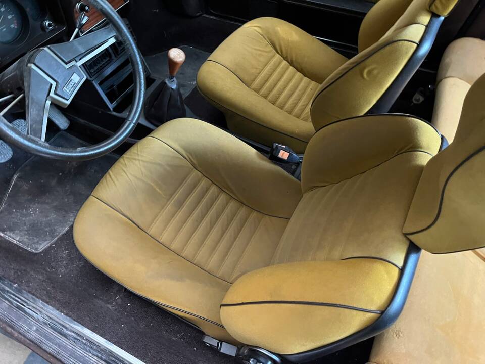 Bild 27/44 von Lancia Beta Coupe 1300 (1978)