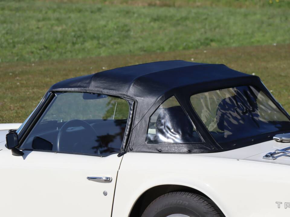 Image 42/50 de Triumph TR 6 (1970)