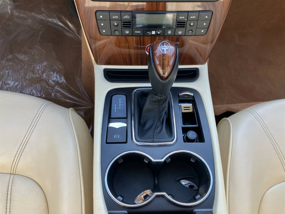 Image 19/46 of Maserati Quattroporte S 4.7 (2010)