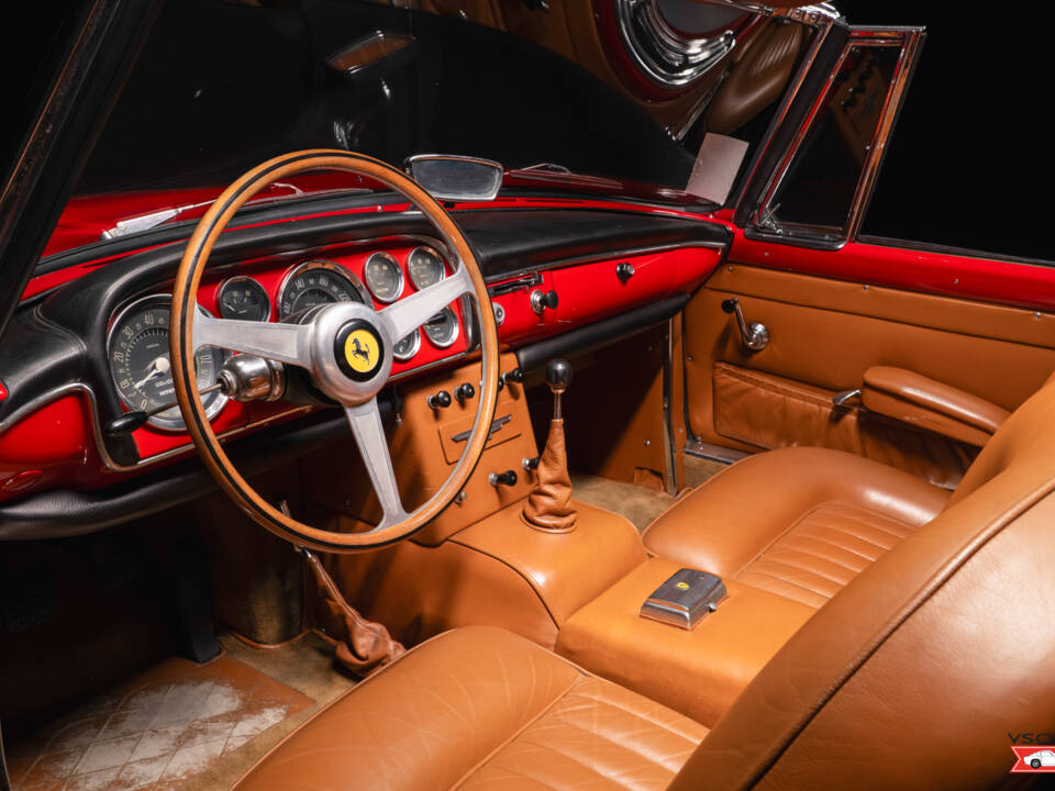 Image 4/5 de Ferrari 250 GT Cabriolet Pininfarina (1961)