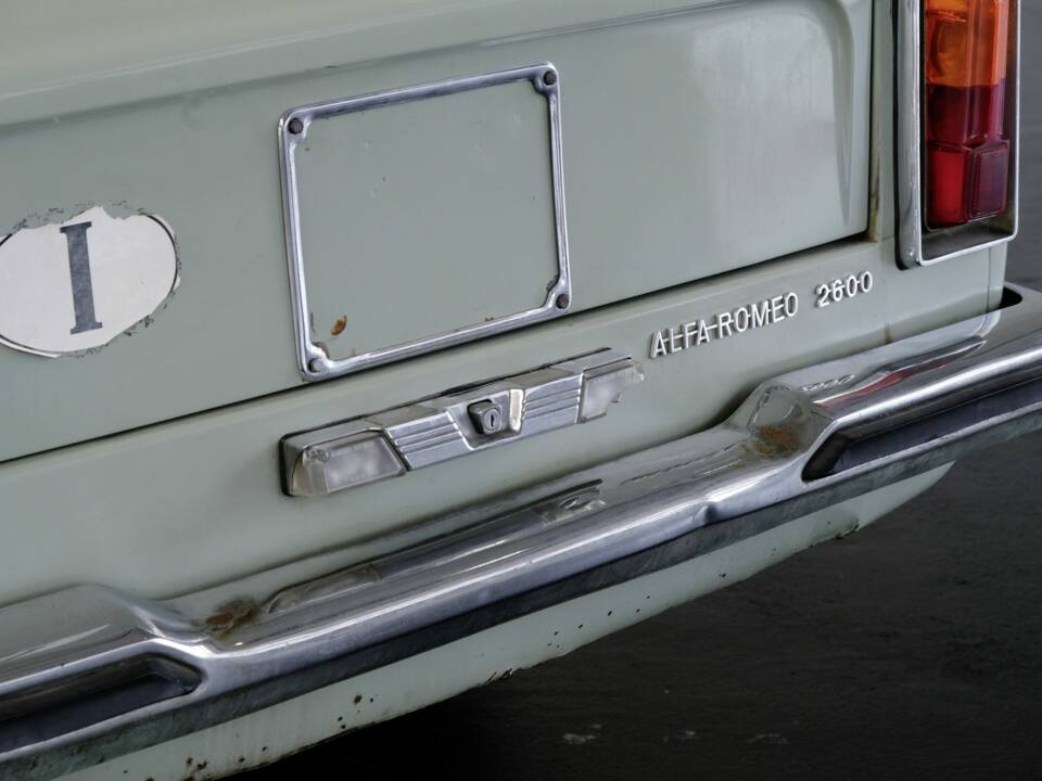 Image 47/48 of Alfa Romeo 2600 Berlina (1962)