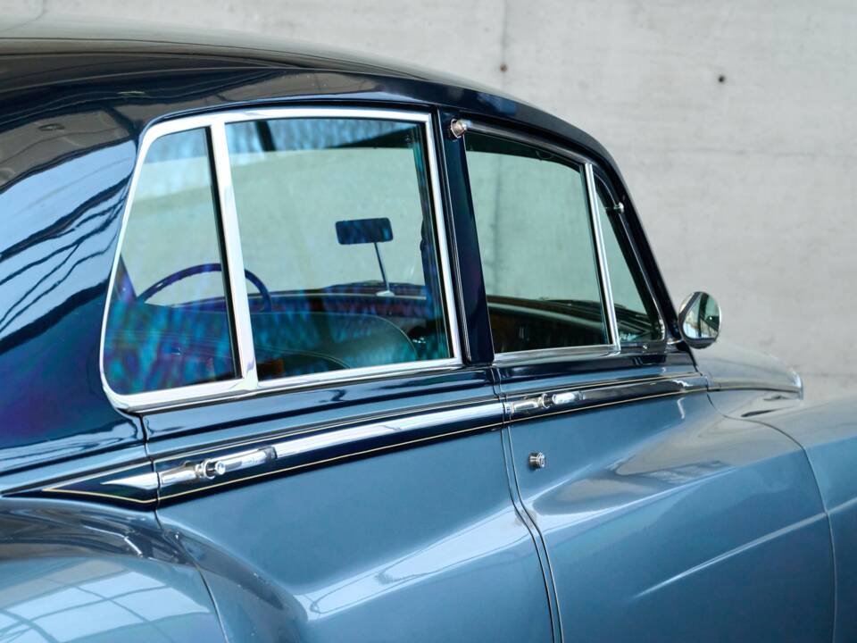 Image 36/50 of Bentley S 3 (1964)