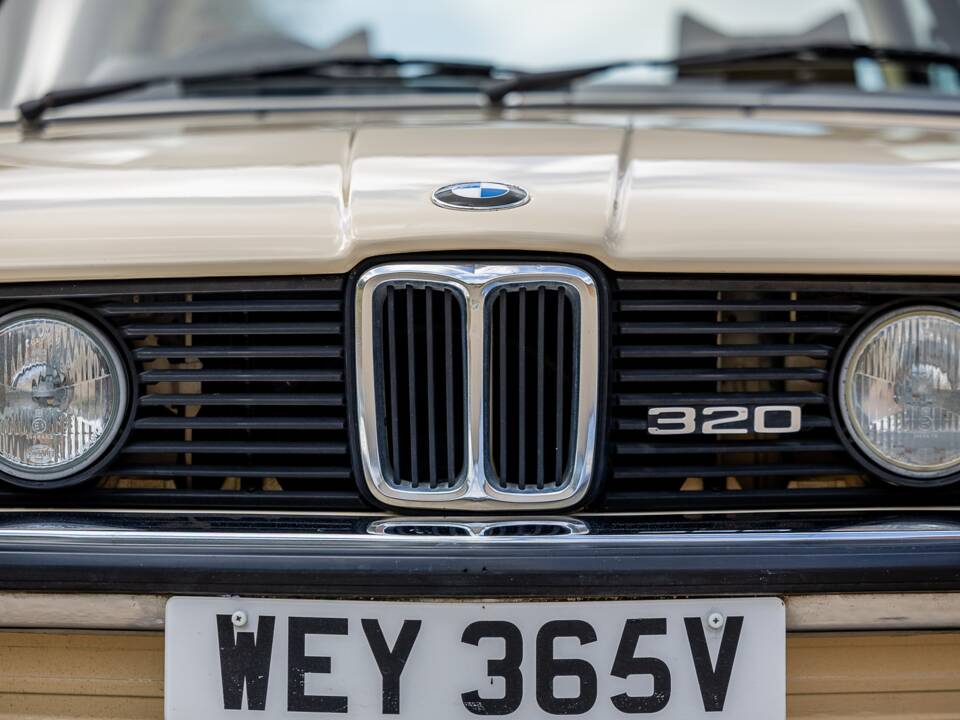 Image 30/48 of BMW 320/6 (1980)