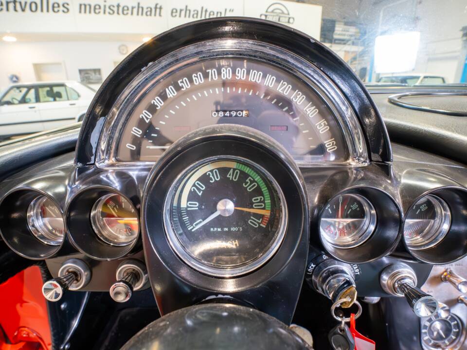 Bild 15/26 von Chevrolet Corvette (1962)