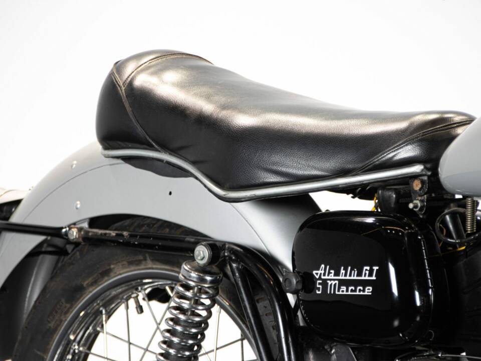 Immagine 27/50 di Cagiva DUMMY (1970)