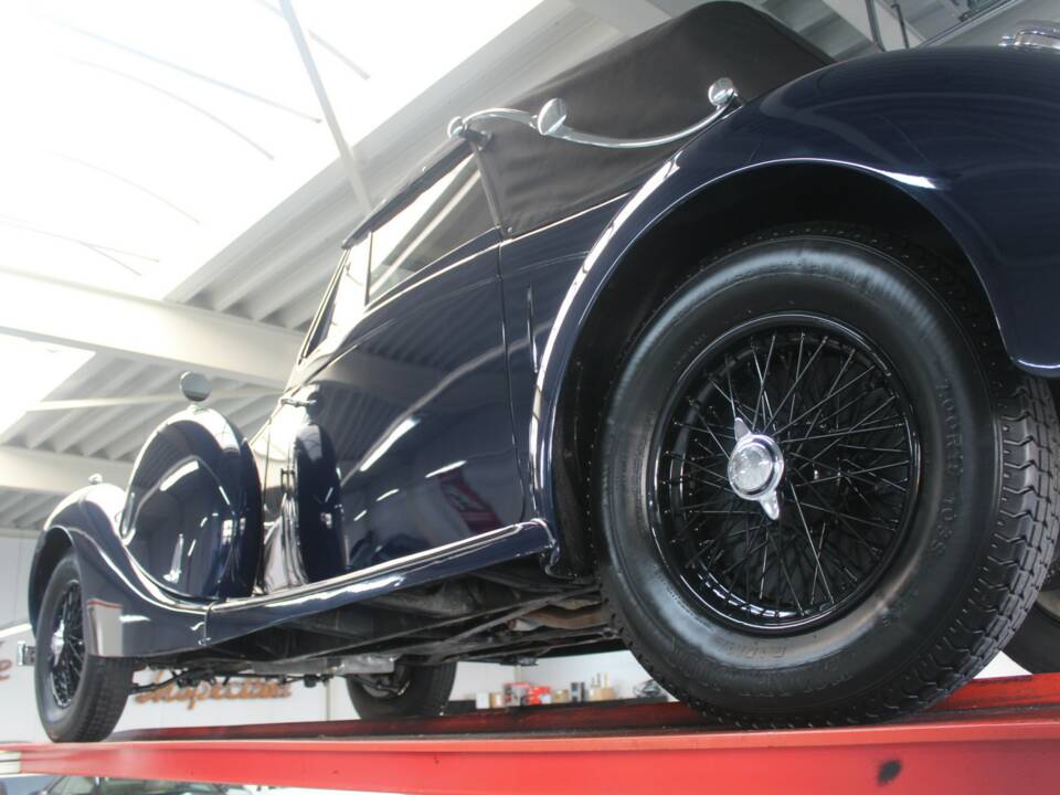 Image 37/50 of Lagonda LG 6 (1939)