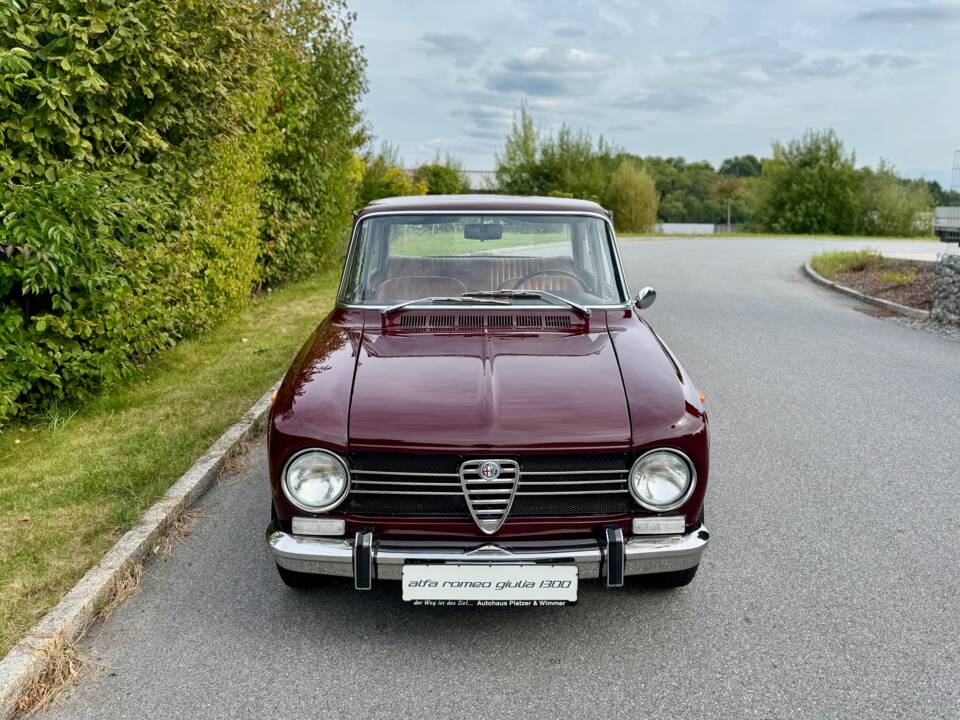 Image 3/24 of Alfa Romeo Giulia 1300 Super (1972)