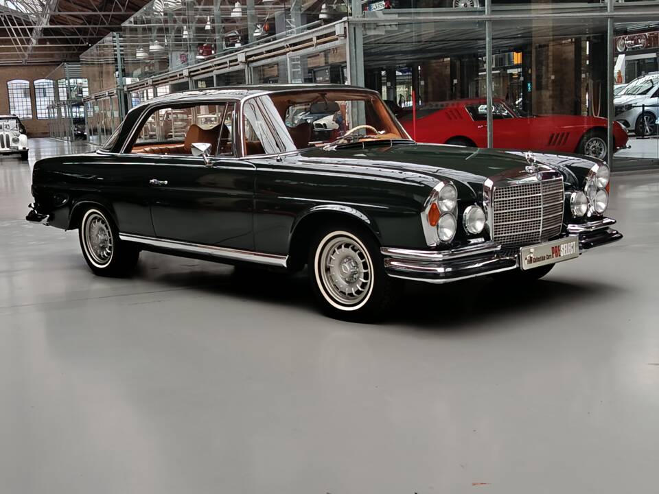 Image 3/54 of Mercedes-Benz 280 SE 3,5 (1970)