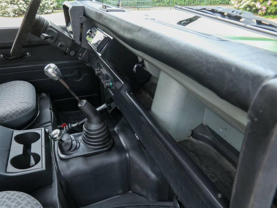 Immagine 44/50 di Land Rover 90 (1990)