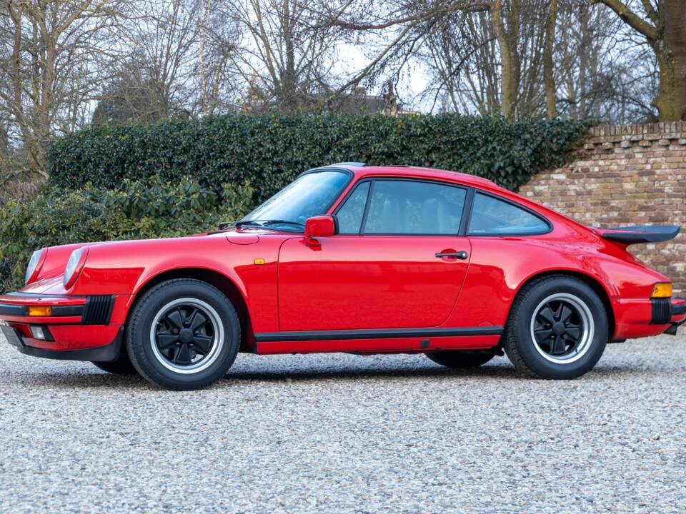 Bild 42/50 von Porsche 911 Carrera 3.2 (1988)