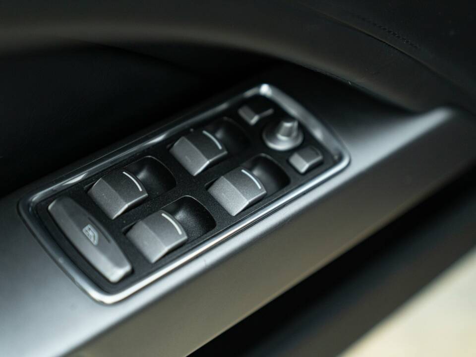 Bild 47/50 von Aston Martin Rapide (2010)