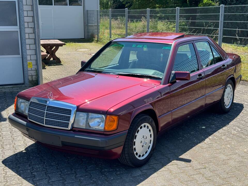 Imagen 3/17 de Mercedes-Benz 190 E 1.8 (1992)