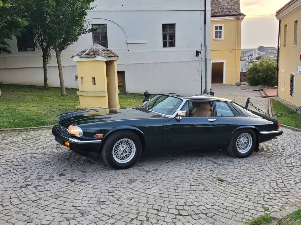 Image 2/6 of Jaguar XJ-S V12 (1989)