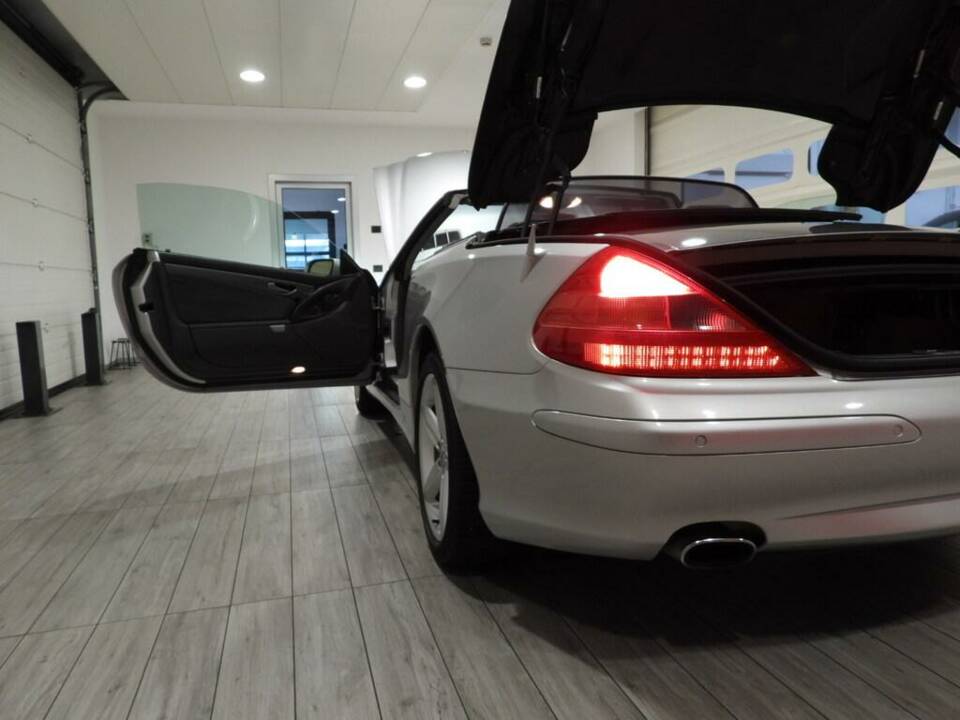 Afbeelding 13/15 van Mercedes-Benz SL 350 (2004)