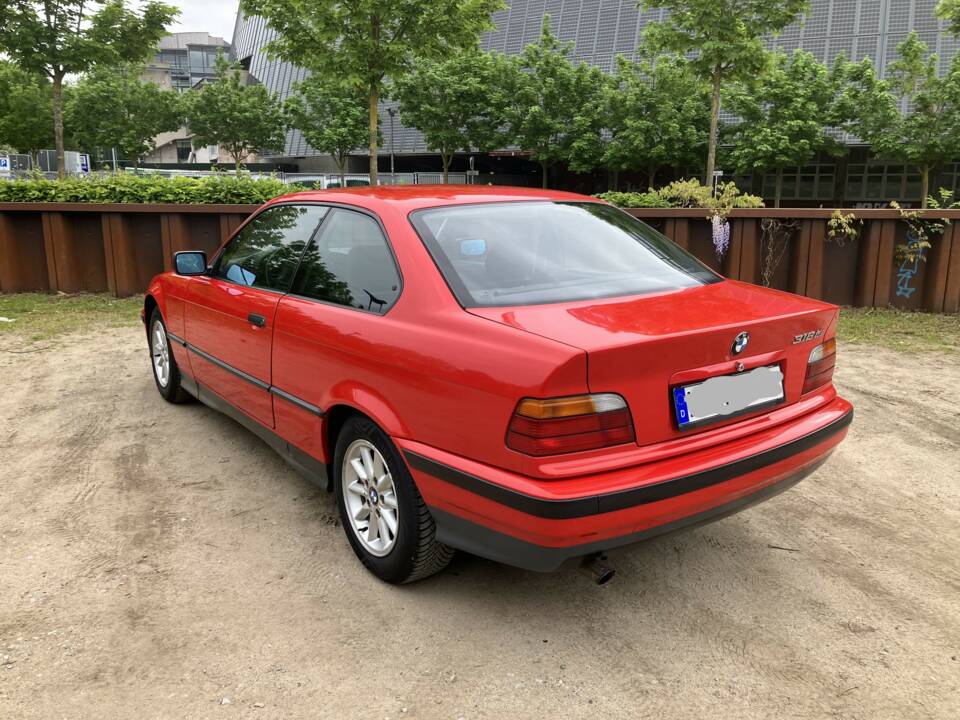 Immagine 5/35 di BMW 318is (1992)