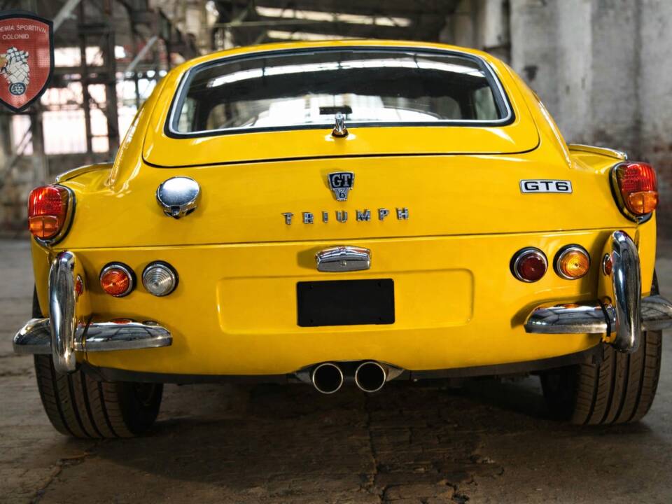Image 2/12 of Triumph GT 6 Mk I (1968)