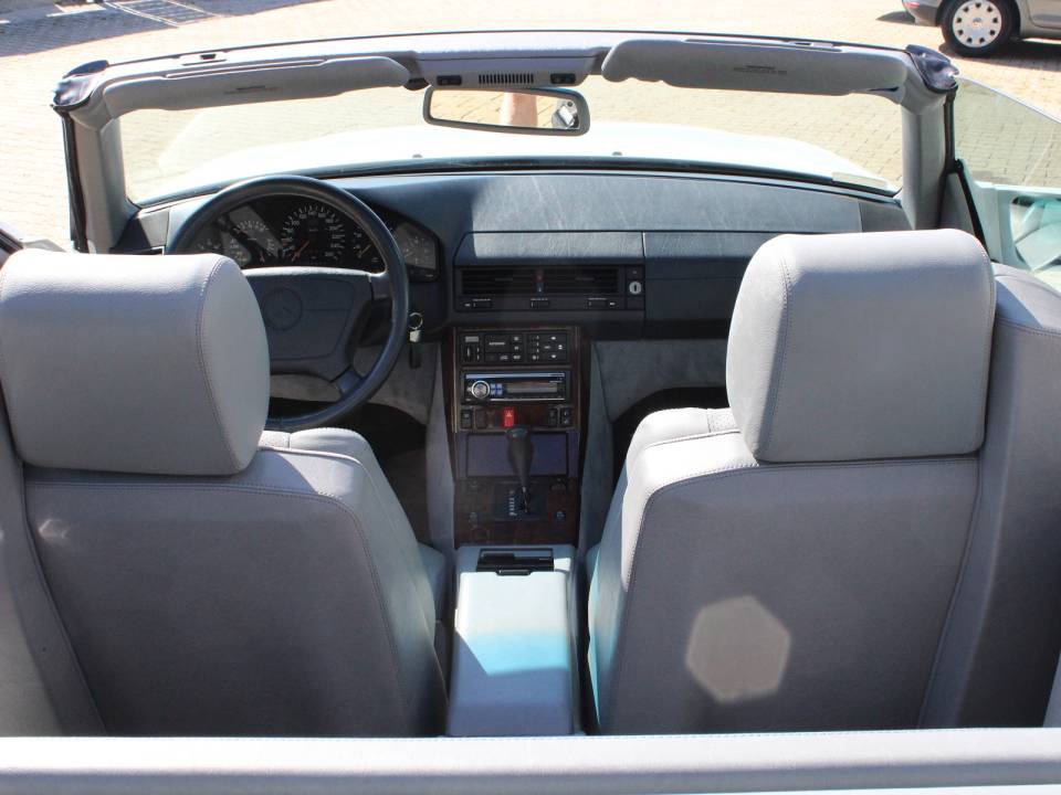 Imagen 11/22 de Mercedes-Benz 500 SL (1993)
