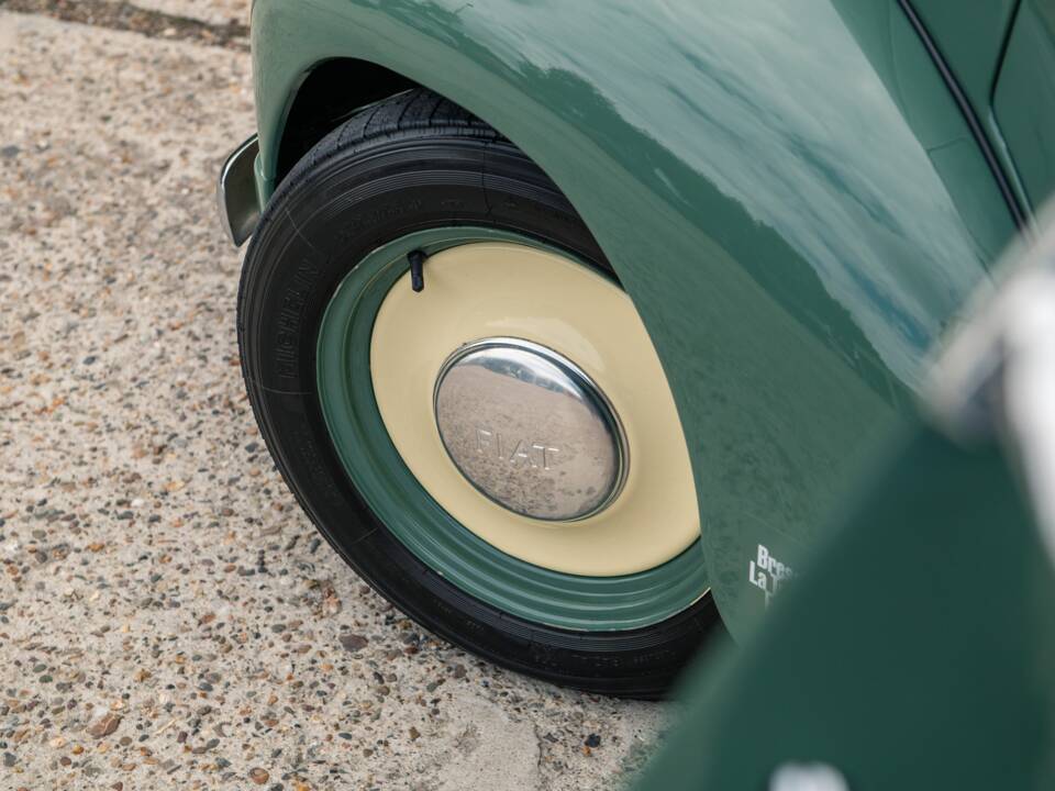 Image 15/36 of FIAT 500 C Topolino (1950)