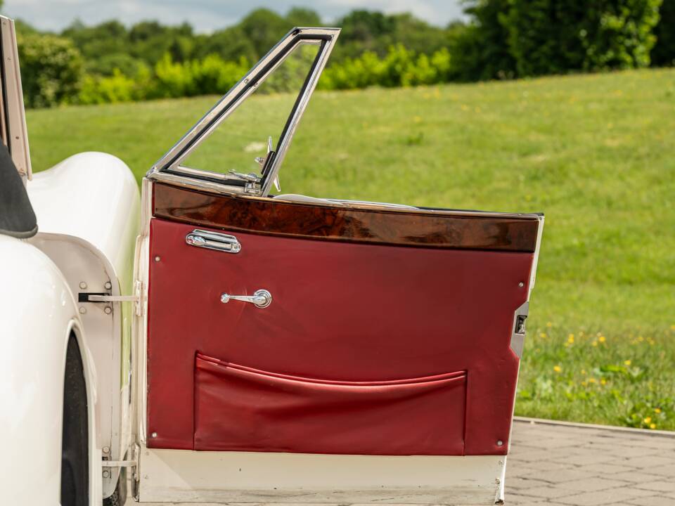 Image 51/58 of Jaguar XK 140 SE DHC (1955)