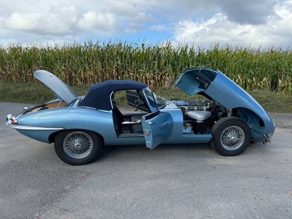 Image 23/50 of Jaguar E-Type 3.8 Flat Floor (1961)