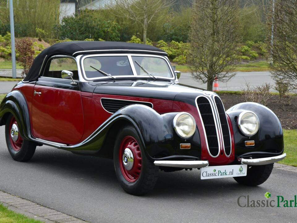 Bild 23/50 von BMW 327 (1949)