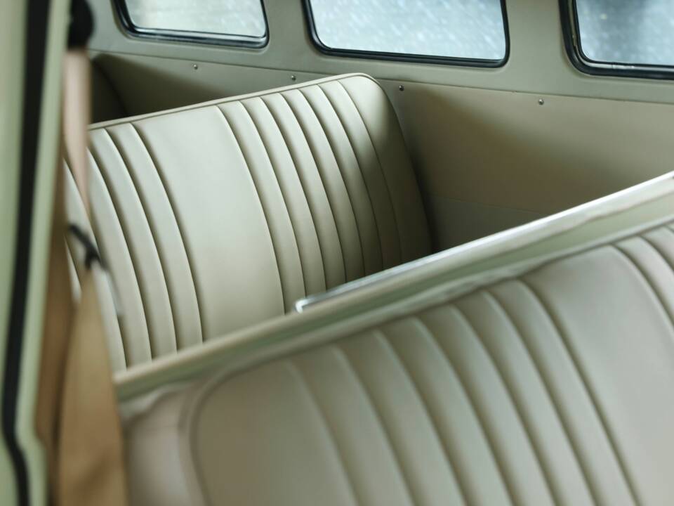 Image 25/47 of Volkswagen T1 minibus (1961)