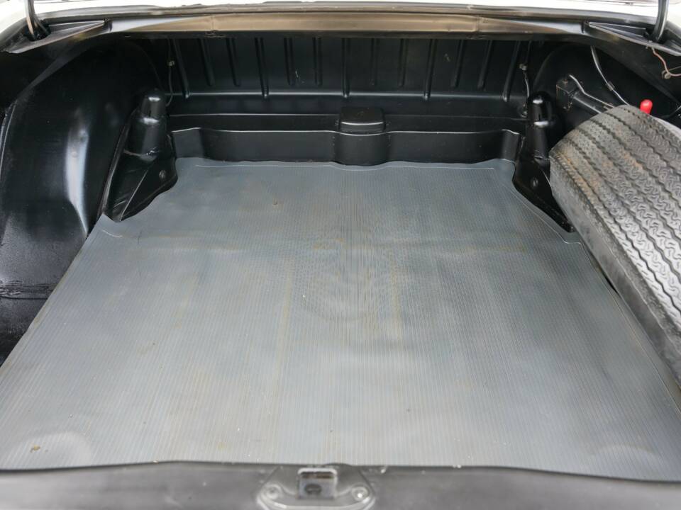 Image 24/50 de Mercedes-Benz 280 SE (1968)