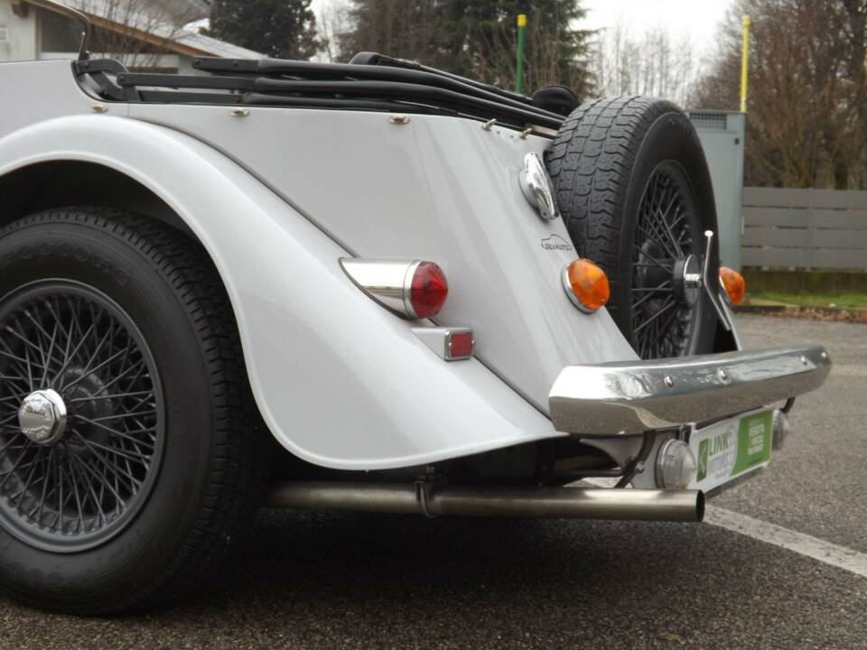Image 30/50 de Morgan 4/4 1600 (1985)