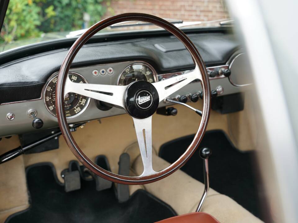 Afbeelding 47/50 van Lancia Flaminia GT Touring (1959)