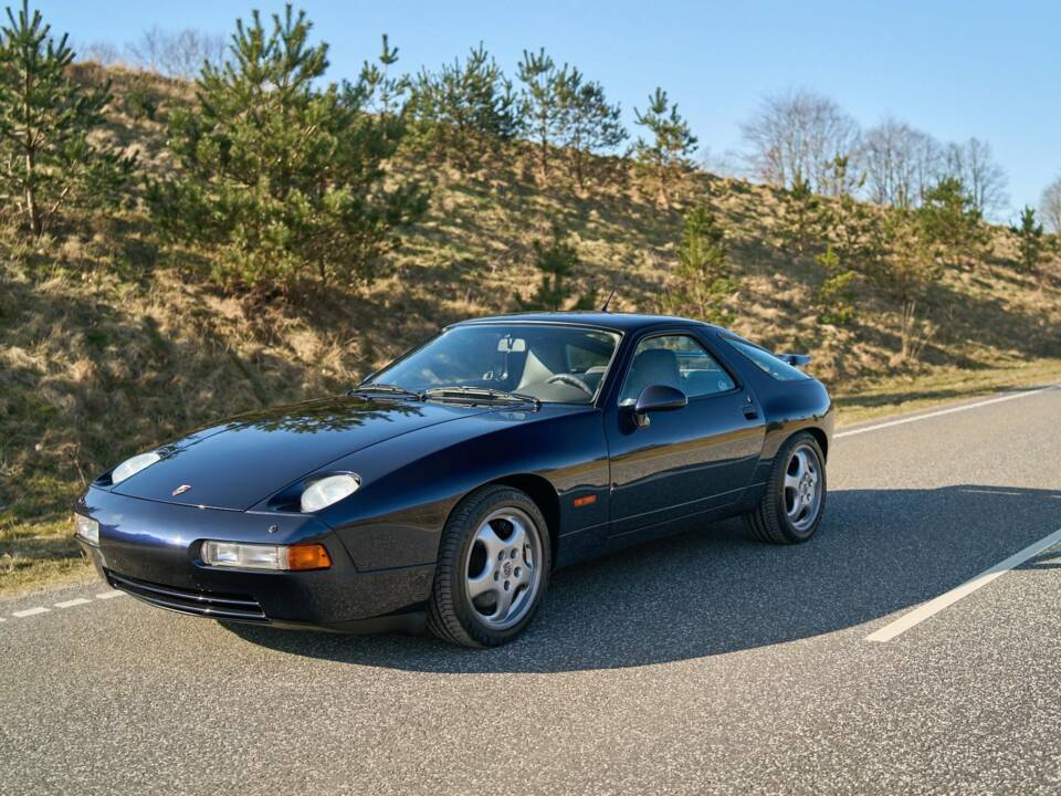 Image 5/50 of Porsche 928 GTS (1992)